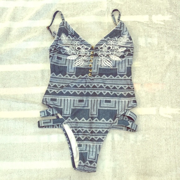 Somedays lovin runaway full piece swim - Picture 4 of 8